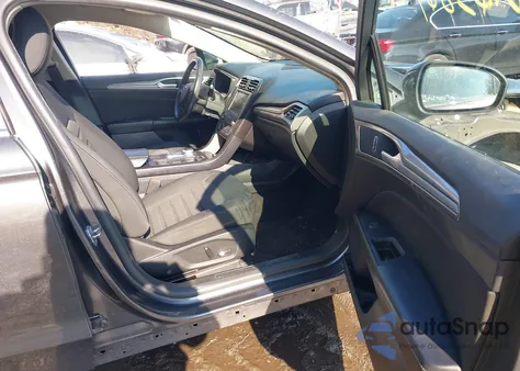 2019 Ford Fusion Hybrid Se z USA, uszkodzony, nr VIN 3FA6P0LU2KR157476